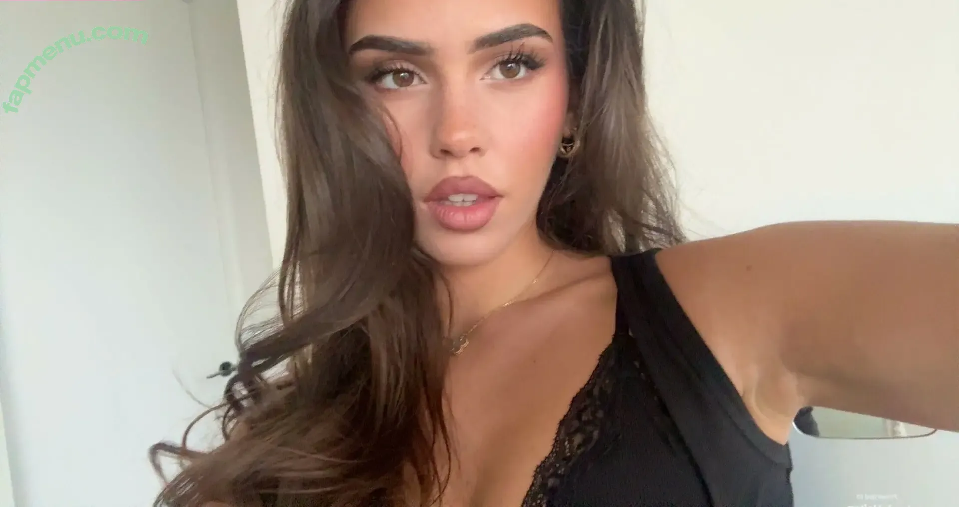 Leah Halton nude photo #1578 (leahhalton / leahhaltons / looooooooch)