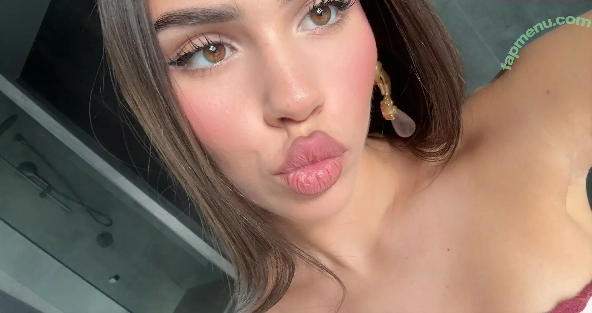 Leah Halton nude photo #1663 (leahhalton / leahhaltons / looooooooch)