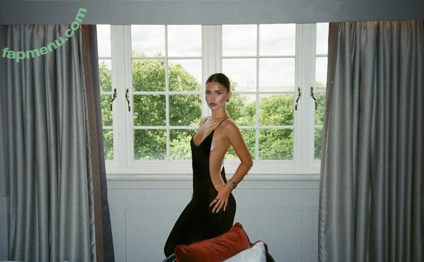 Leah Halton nude photo #1712 (leahhalton / leahhaltons / looooooooch)