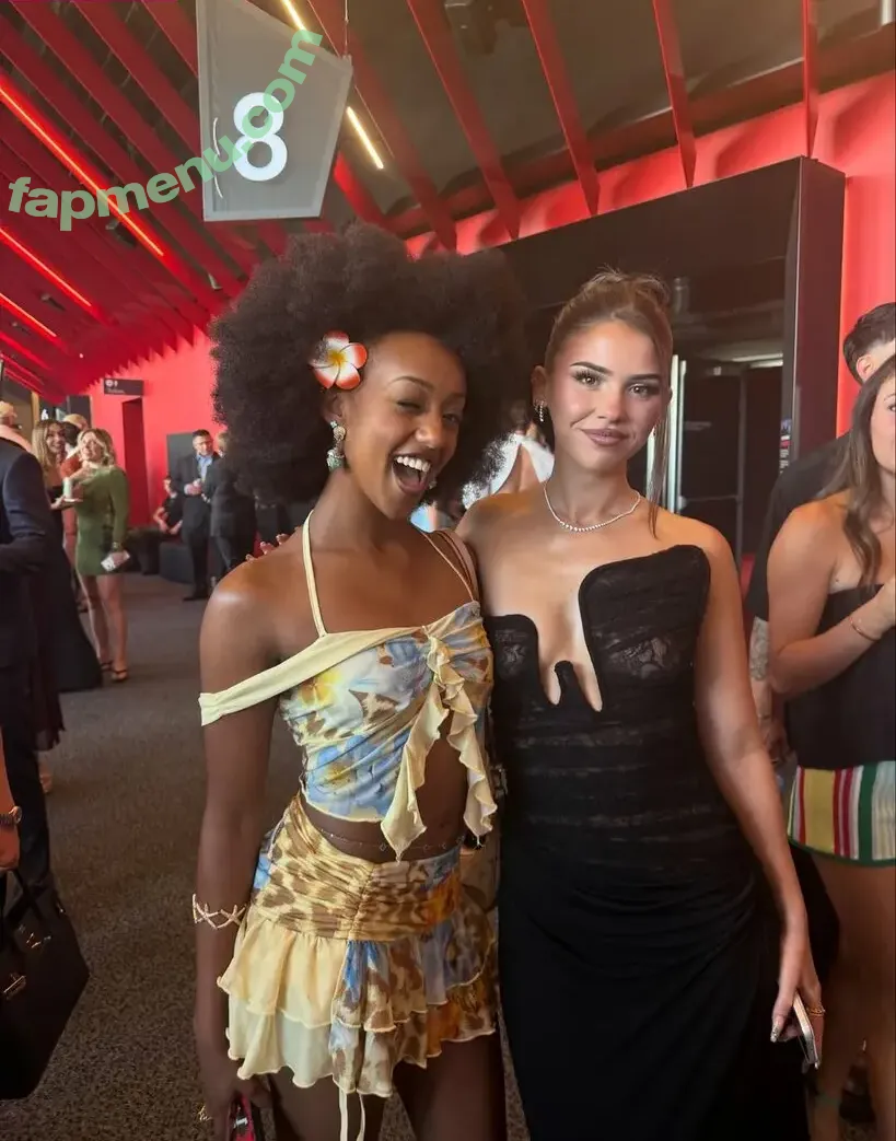 Leah Halton nude photo #1771 (leahhalton_)