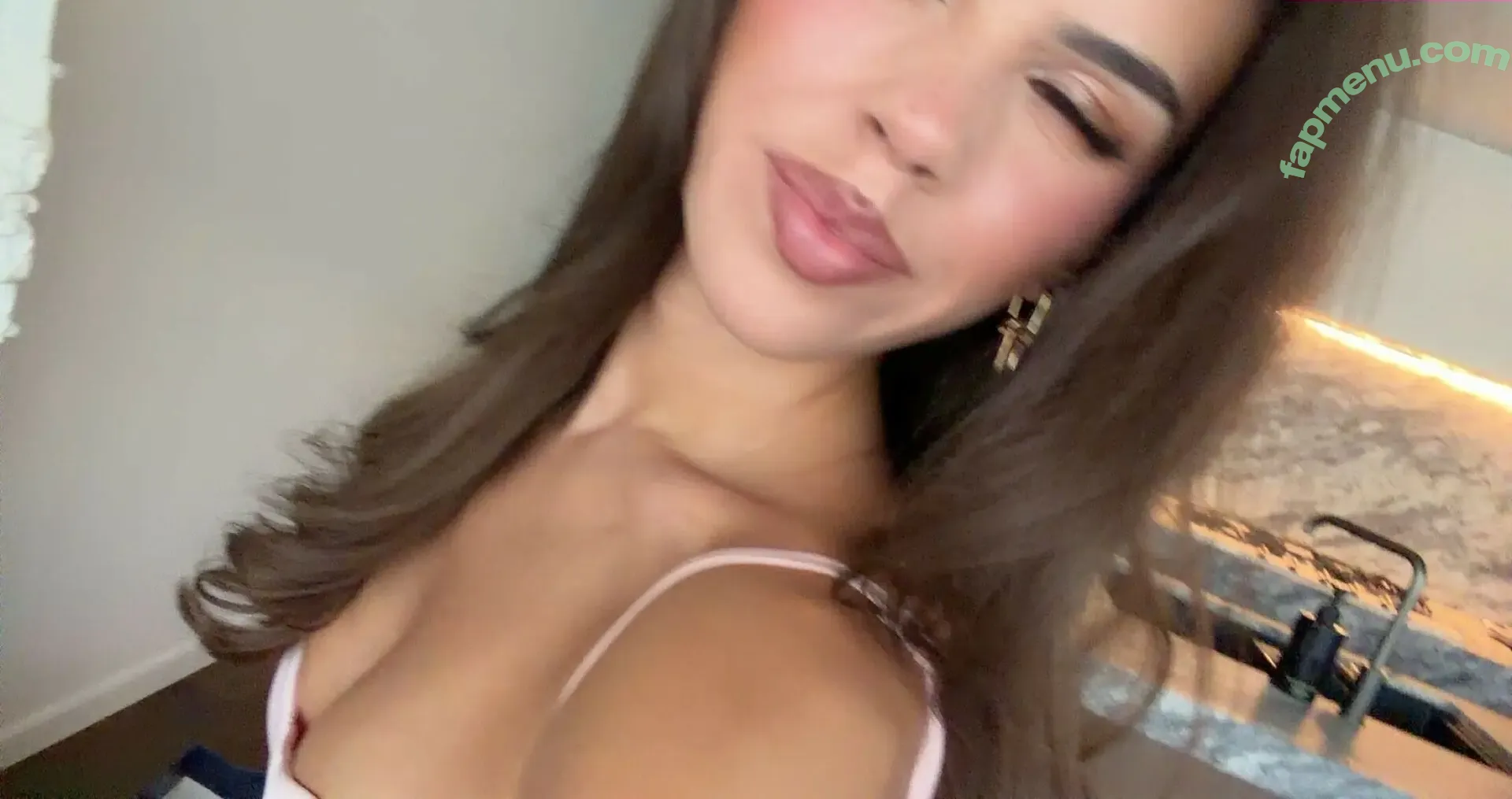 Leah Halton nude photo #2229 (leahhalton / leahhaltons / looooooooch)