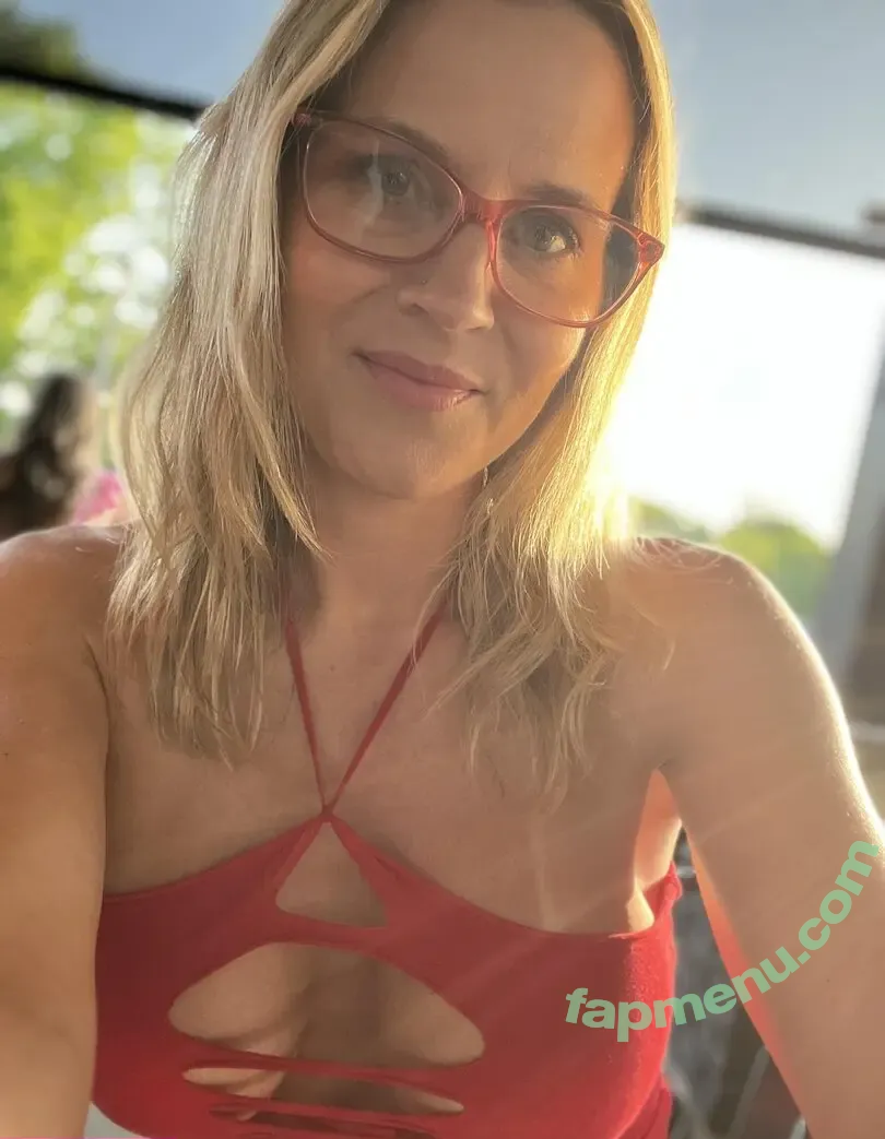 Leah Layz nude photo #0017 (Leah Layz)