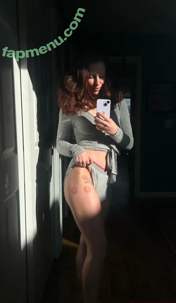 leah.moves nude photo #0012 (leah.moves)
