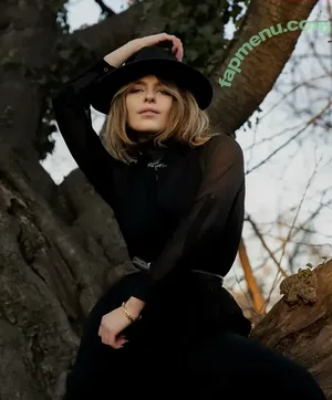 Leah Postol / leahpostol nude photo #0056