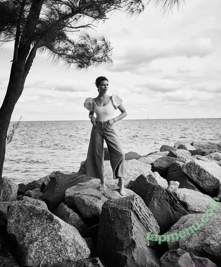 Leah Postol nude photo #0082 (leahpostol)