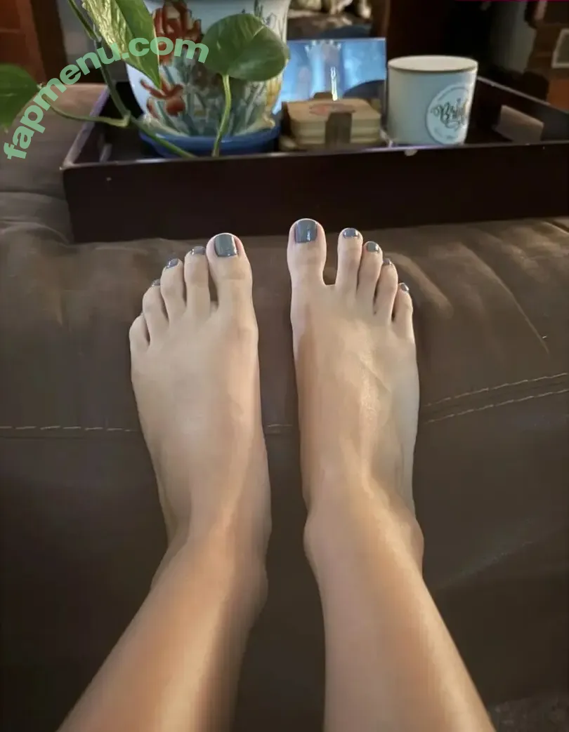 Leah Remini nude photo #0339 (leahremini)