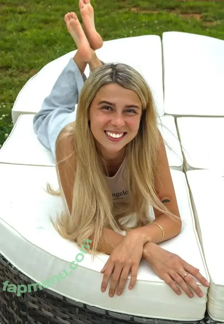 Leah Remini nude photo #0344 (leahremini)