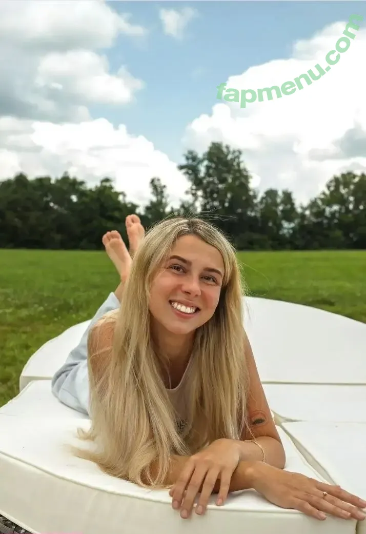 Leah Remini nude photo #0346 (leahremini)