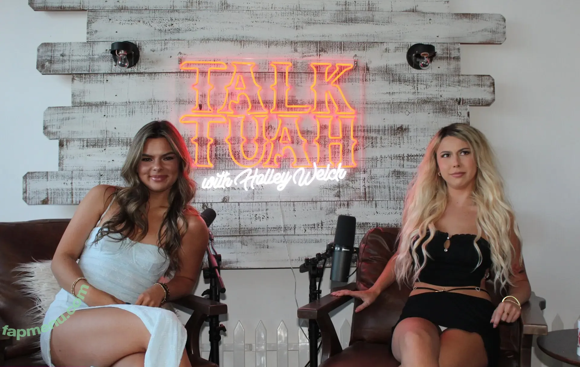 Leah Remini nude photo #0401 (leahremini)