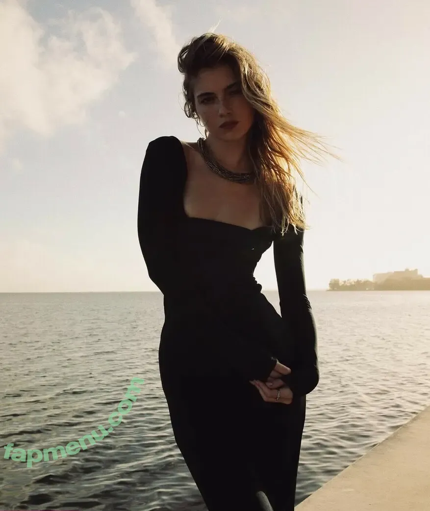 Leah Rose nude photo #0032 (leaahhrose)