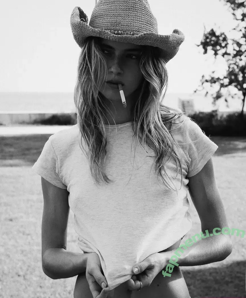 Leah Rose nude photo #0039 (leaahhrose)