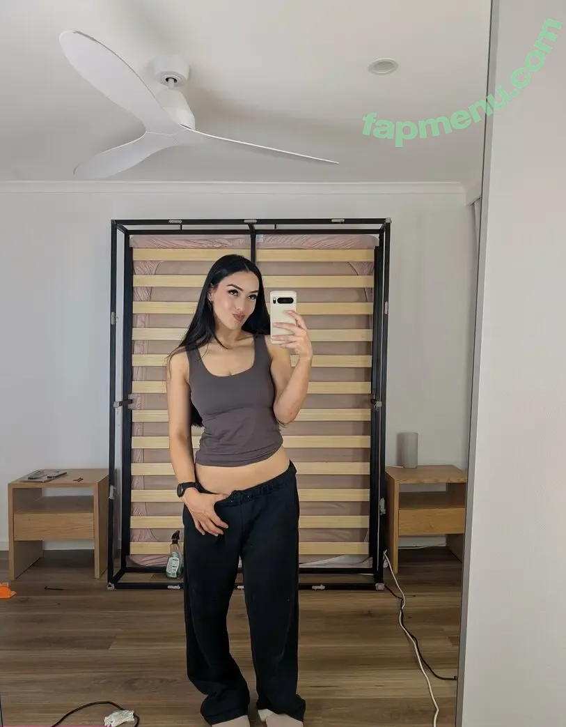 Leahgoeswilde nude photo #0928 (leahwildeofficial)