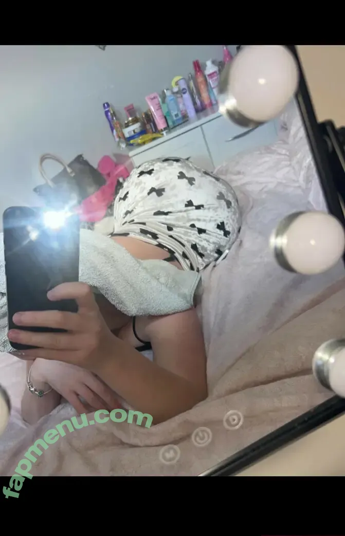 Leahhenden1 nude photo #0020 (Leahhenden1)