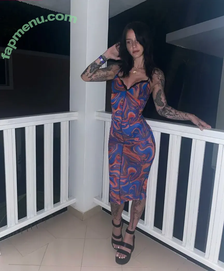 Leahmsharp nude photo #0021 (Amateur Tattooed Fit Teen / Leesharpyx)