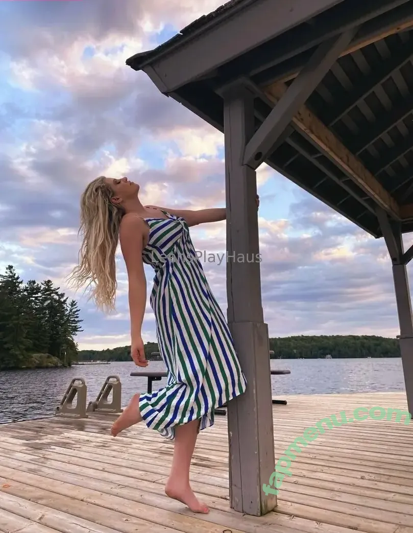 leahsplayhaus nude photo #0002 (leahsplayhaus)