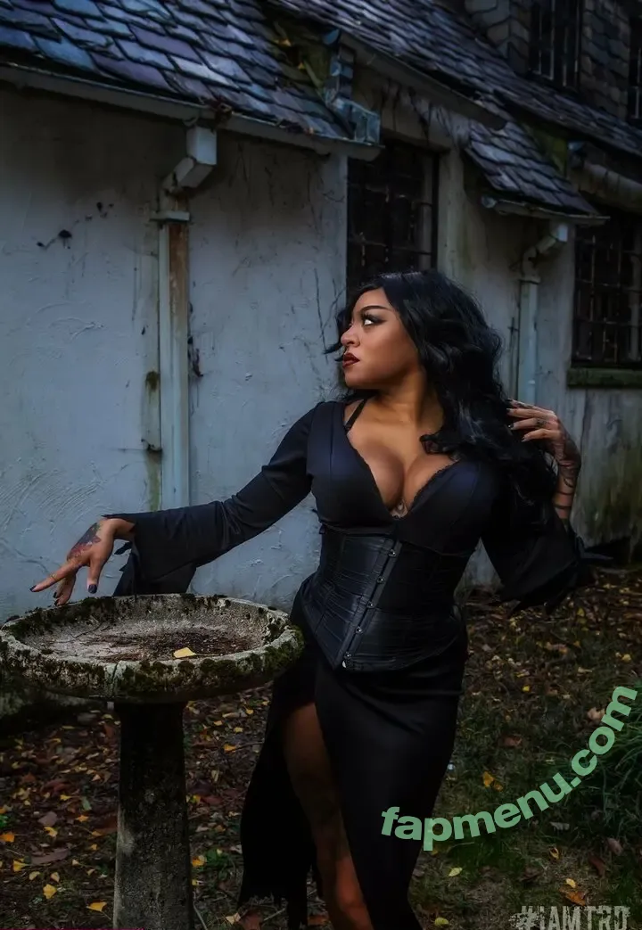 leairis3 nude photo #0189 (leairis / leairis_artsy_stuff)