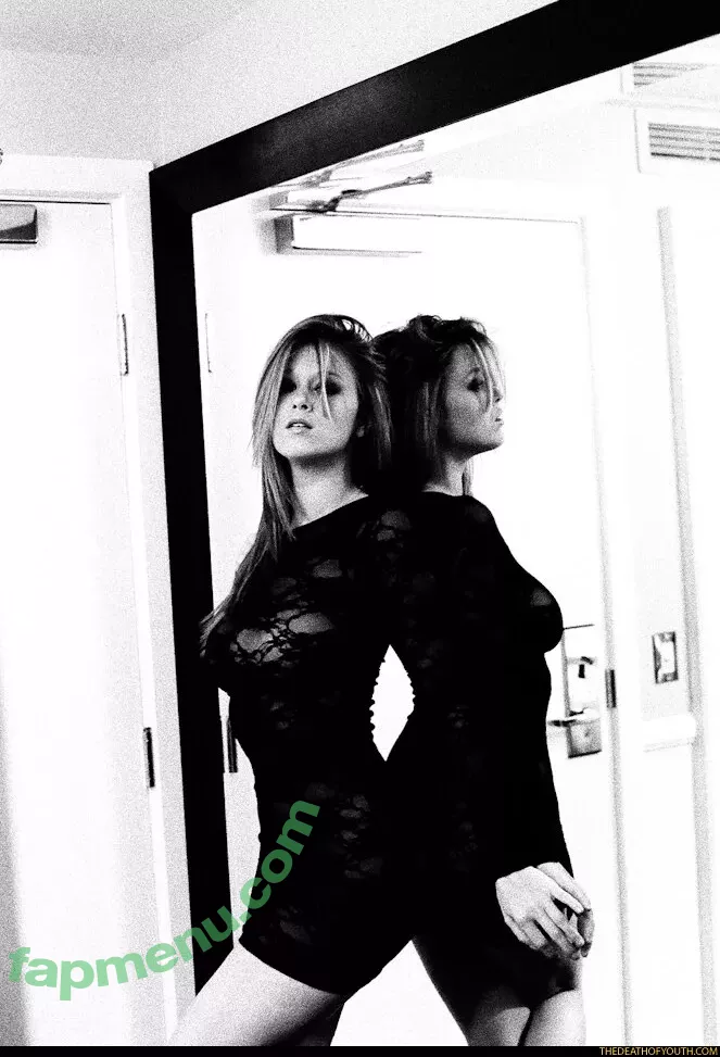 Leanna Decker nude photo #0213 (leanna_decker / leannadecker_ / officialleannadecker)