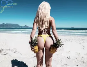 Leanne Carr / theleaway nude photo #0010