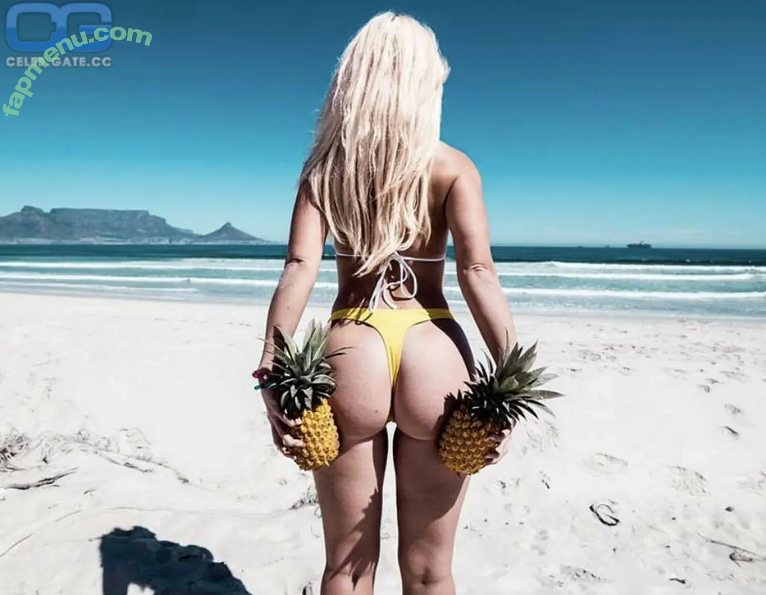 Leanne Carr nude photo #0010 (theleaway)