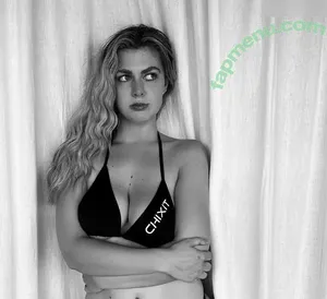 leasophie_official98 / leaa_sophiee98 nude photo #0047