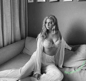 leasophie_official98 / leaa_sophiee98 nude photo #0139