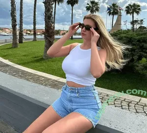 leasophie_official98 / leaa_sophiee98 nude photo #0157