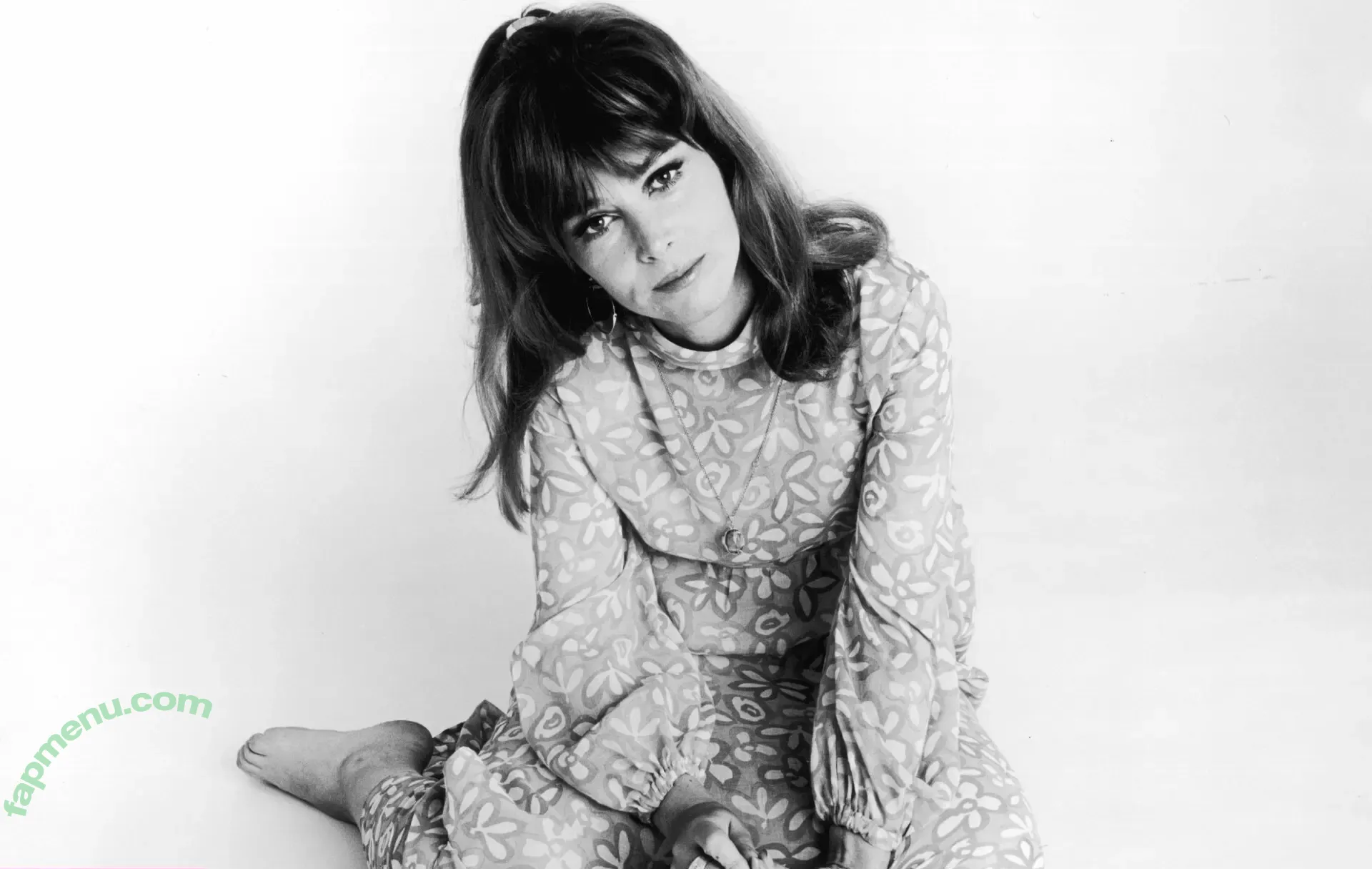 Lee Grant nude photo #0003 (theleegrant)