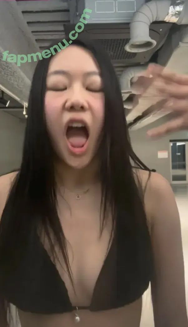 Lee Seoin nude photo #0139 (subak.ee)