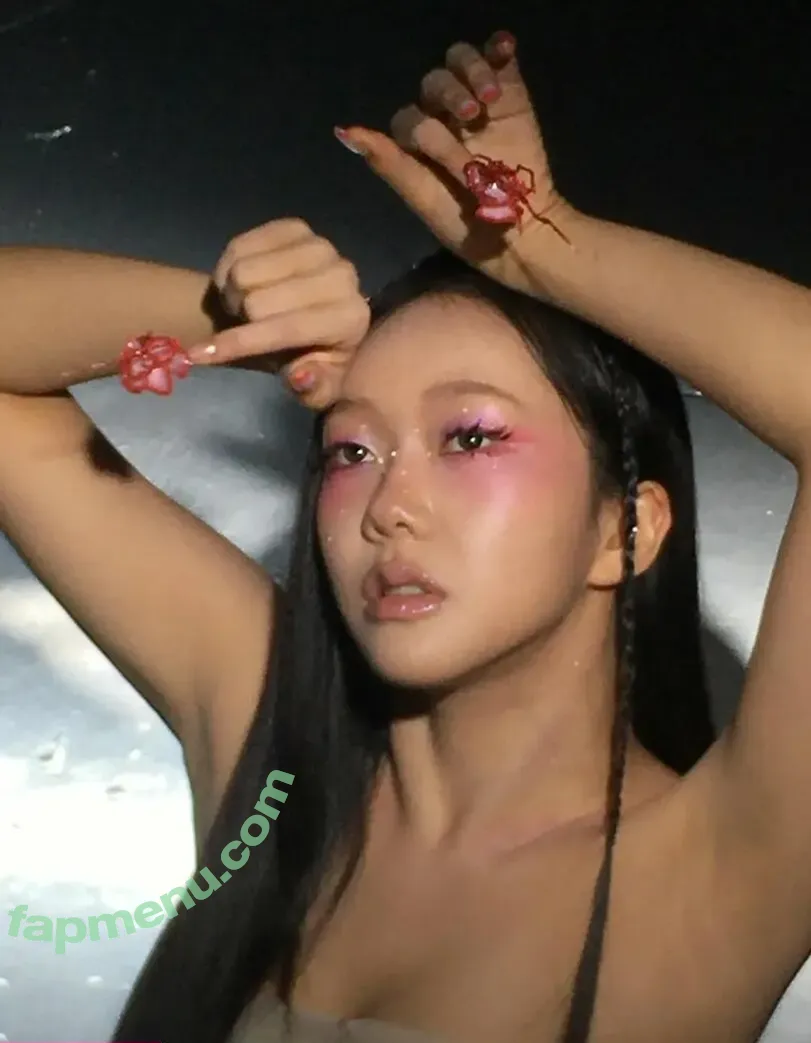 Lee Seoin nude photo #0241 (subak.ee)