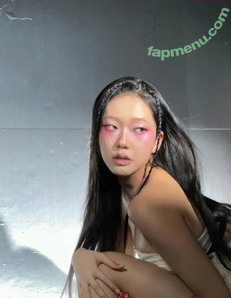 Lee Seoin nude photo #0243 (subak.ee)