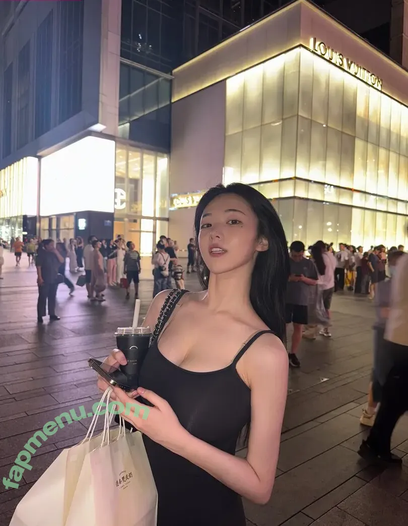 Lee Yeonwoo nude photo #0291 (yeonwooahh / 이연우)