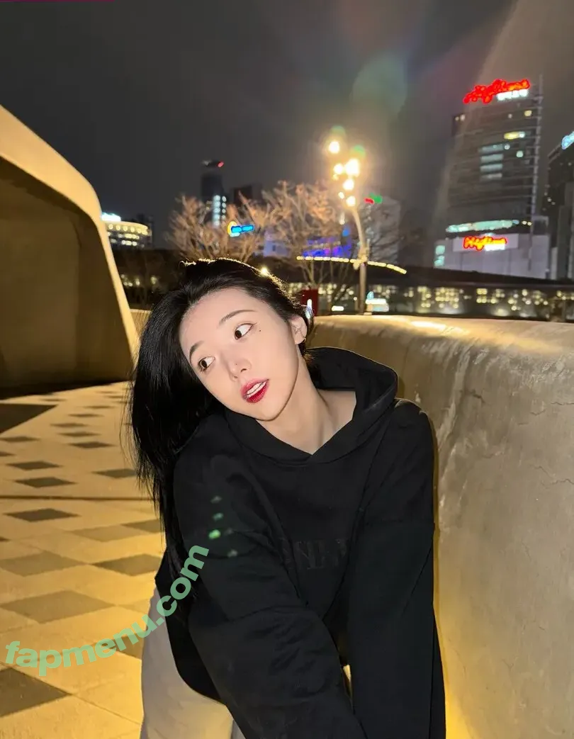 Lee Yeonwoo nude photo #0294 (yeonwooahh / 이연우)