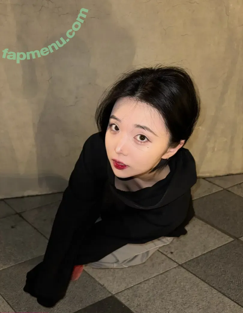 Lee Yeonwoo nude photo #0300 (yeonwooahh / 이연우)