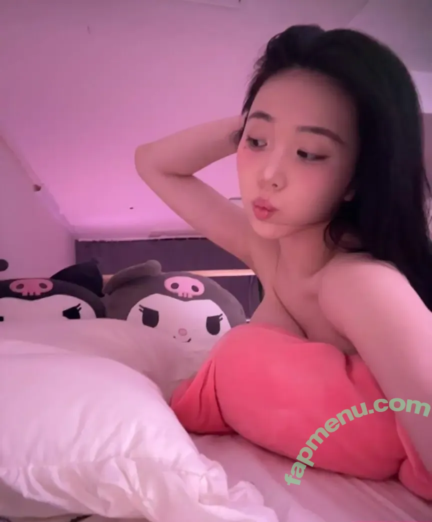 Lee Yeonwoo nude photo #0321 (yeonwooahh / 이연우)