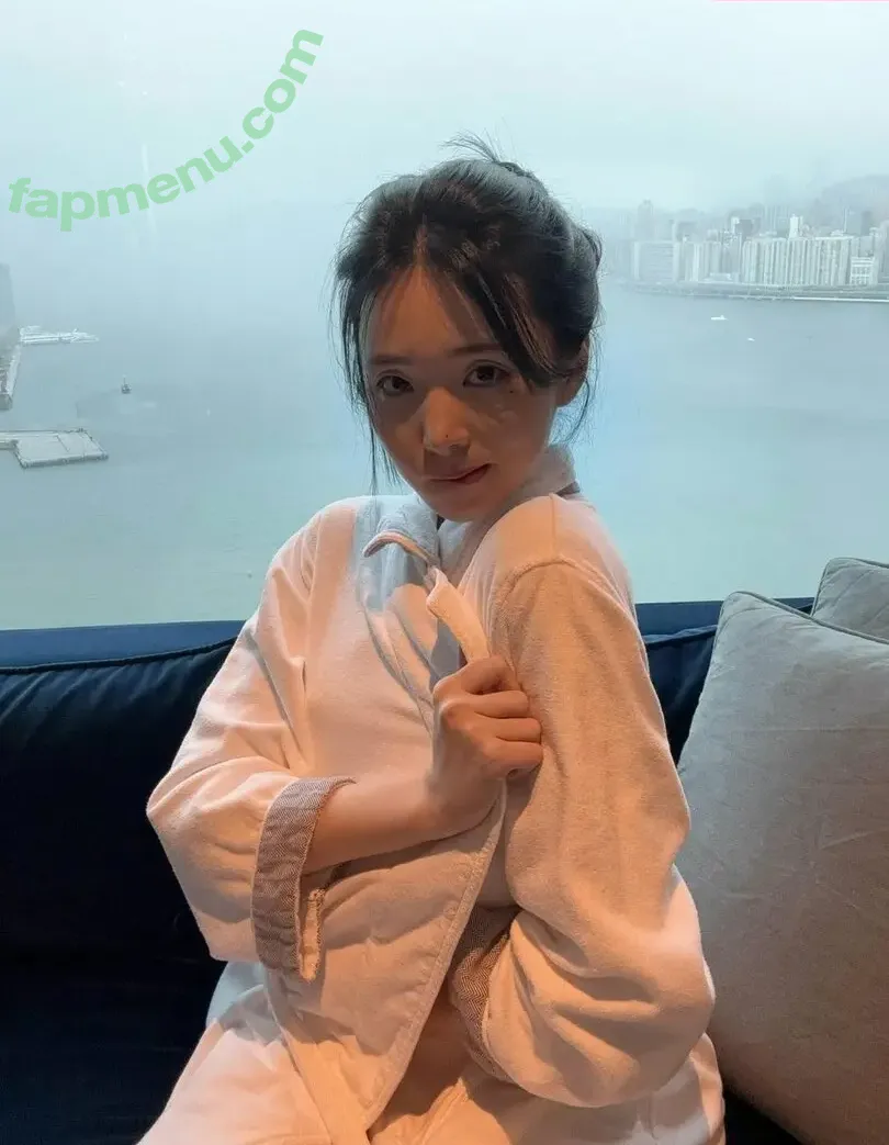 Lee Yeonwoo nude photo #0389 (yeonwooahh / 이연우)