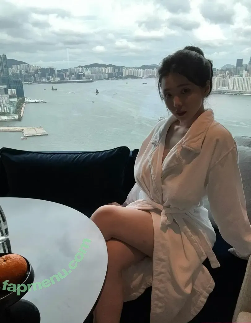 Lee Yeonwoo nude photo #0402 (yeonwooahh / 이연우)
