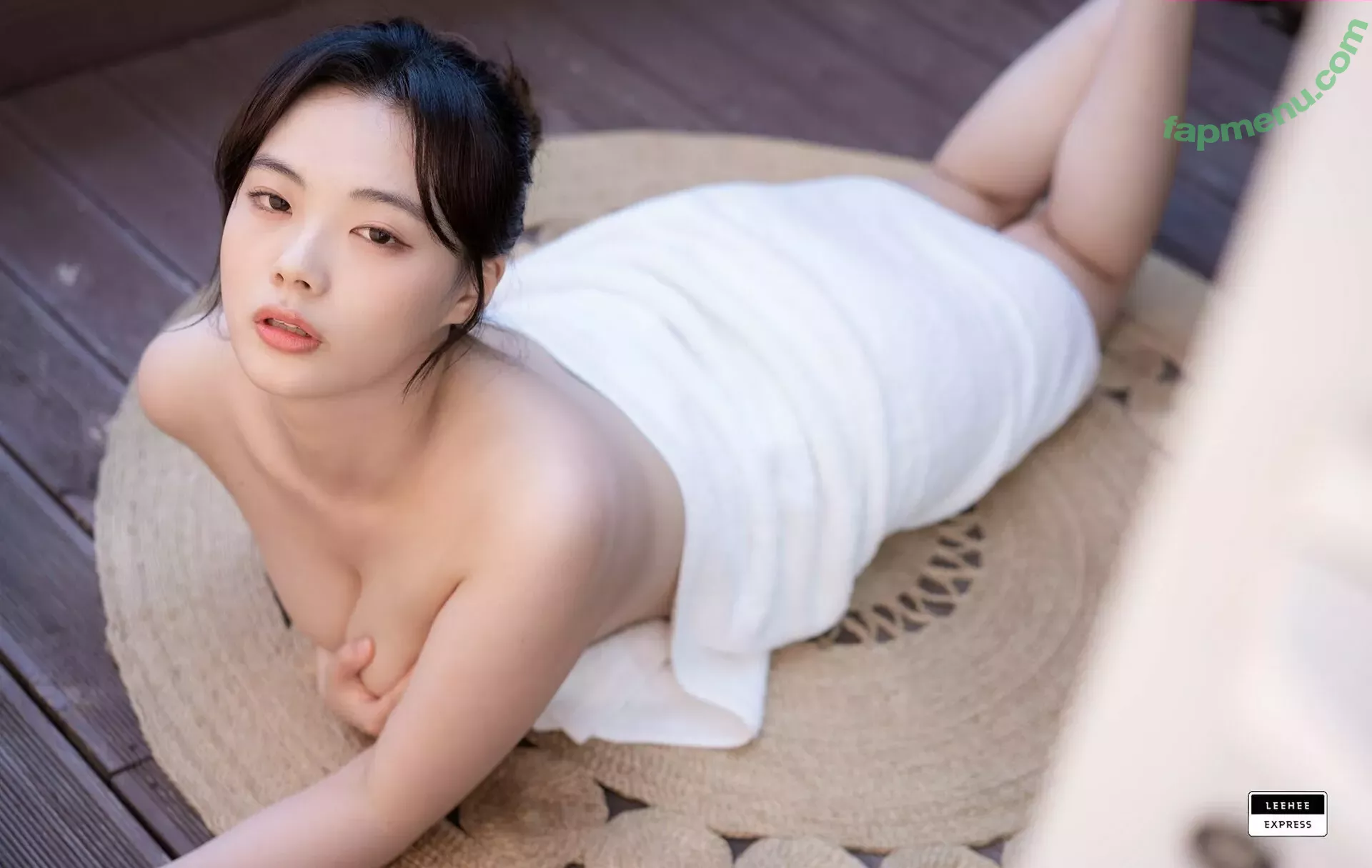 Leehee Roah nude photo #0069 (2roo_aa)