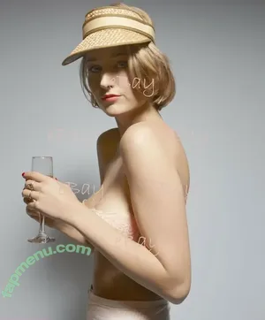 Leelee Sobieski / MissSobieski / leeleesobieskii nude photo #0240