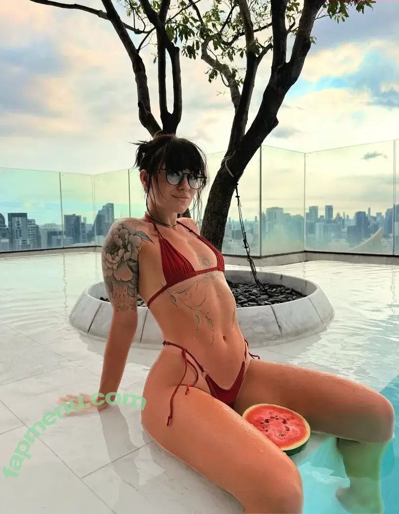 Leeloofit nude photo #0014 (Leeloofit)