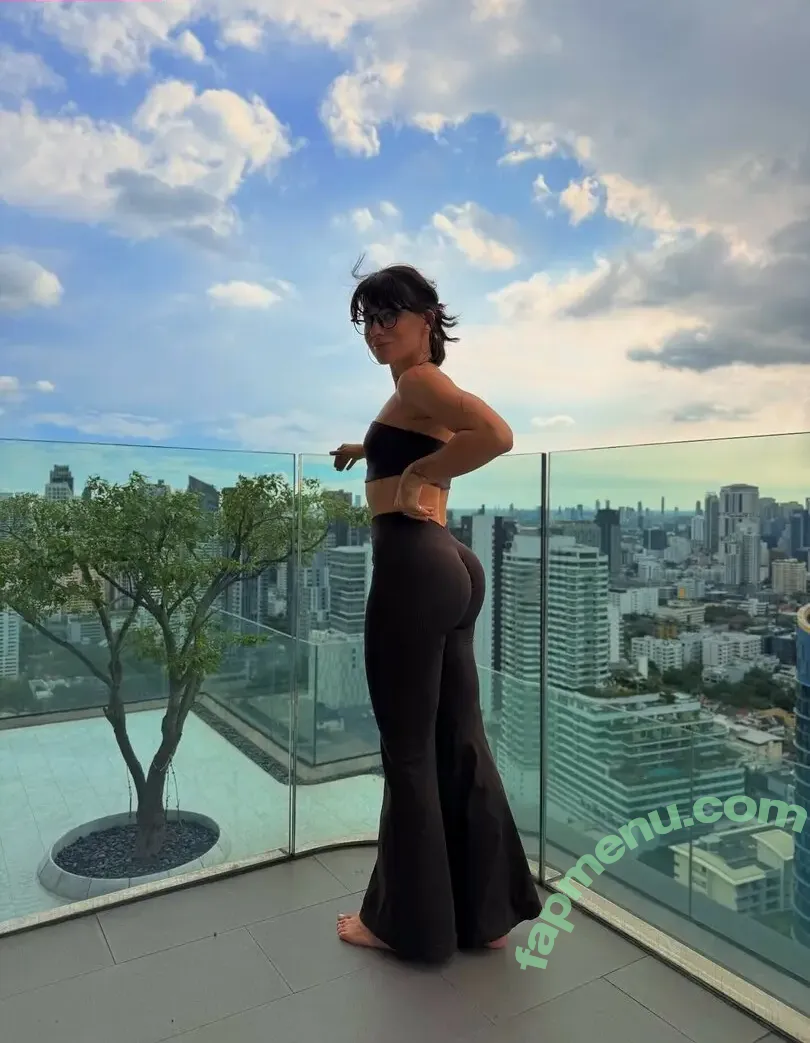 Leeloofit nude photo #0017 (Leeloofit)