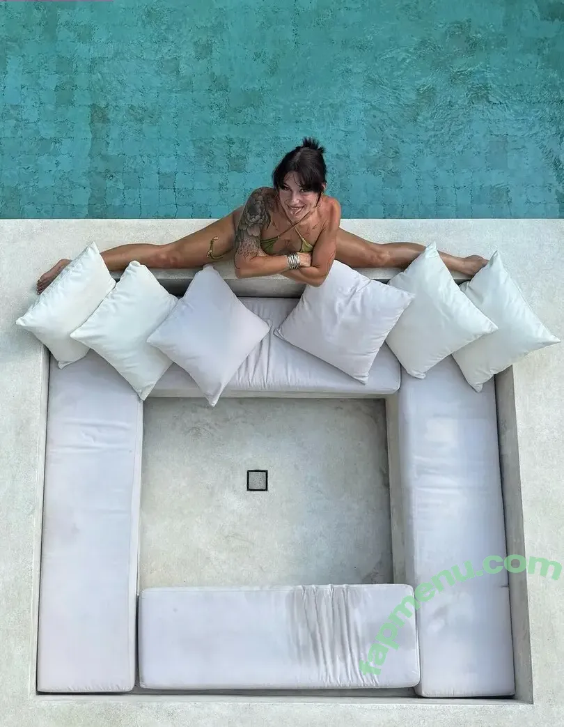 Leeloofit nude photo #0019 (Leeloofit)