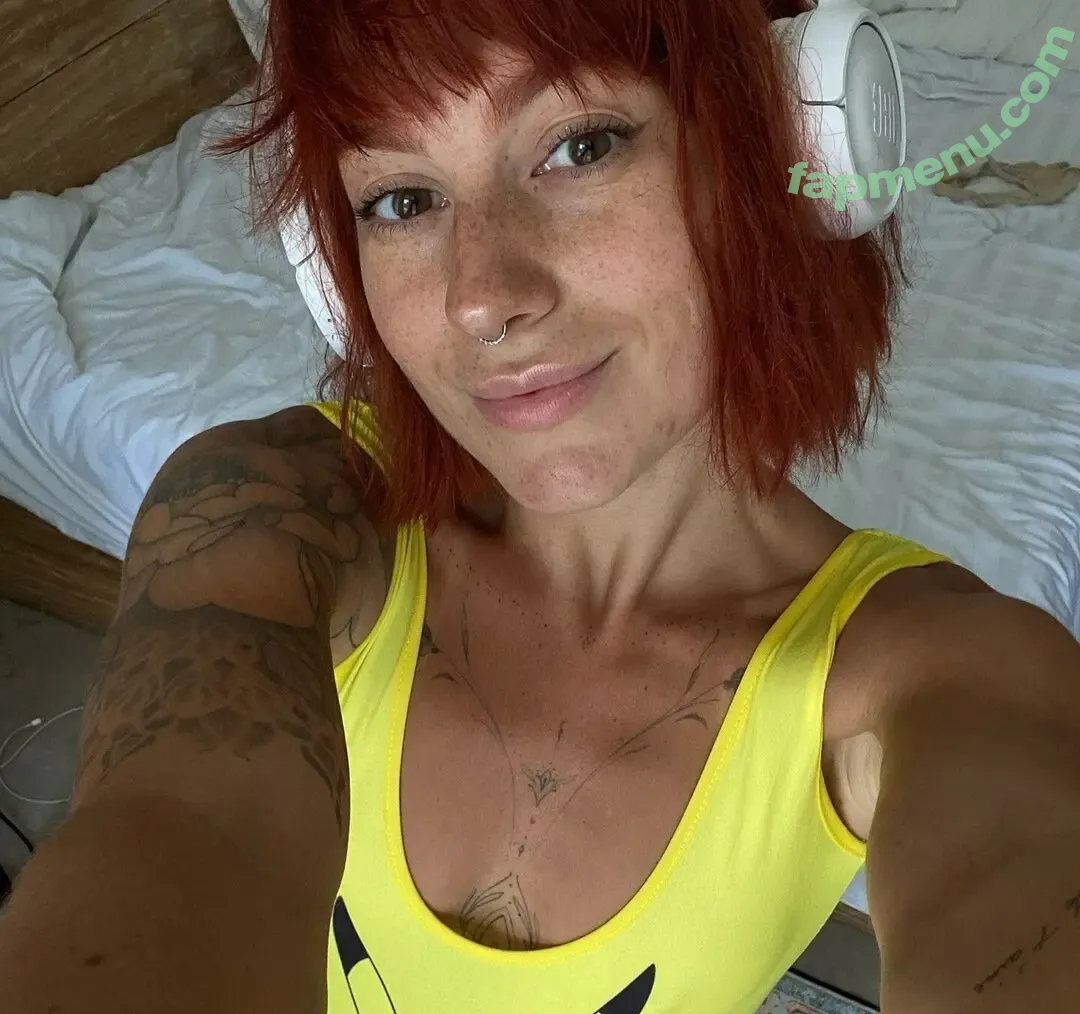 Leeloofit nude photo #0029 (Leeloofit)