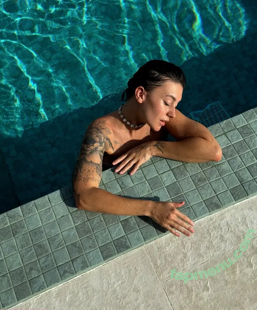 Leeloofit nude photo #0091 (Leeloofit)