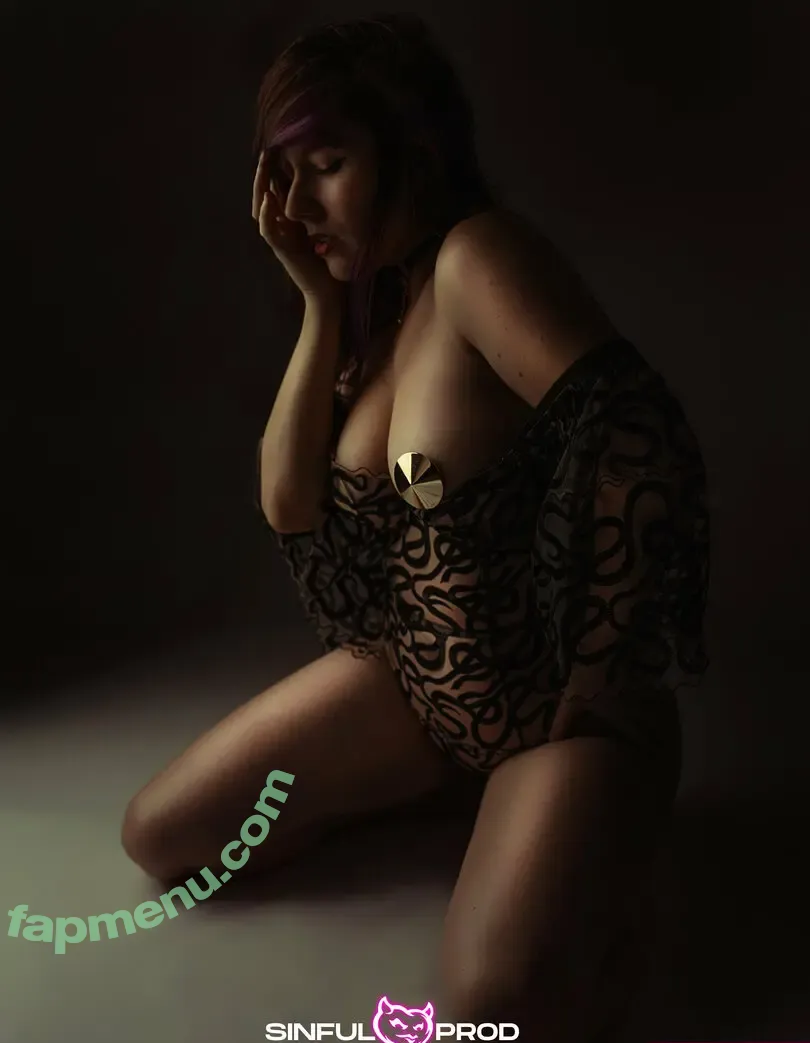 leeloufree nude photo #0005 (leelou_laridan)