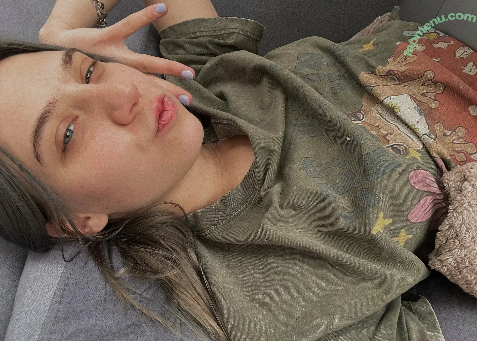 leevonie nude photo #0004 (leonievincent)