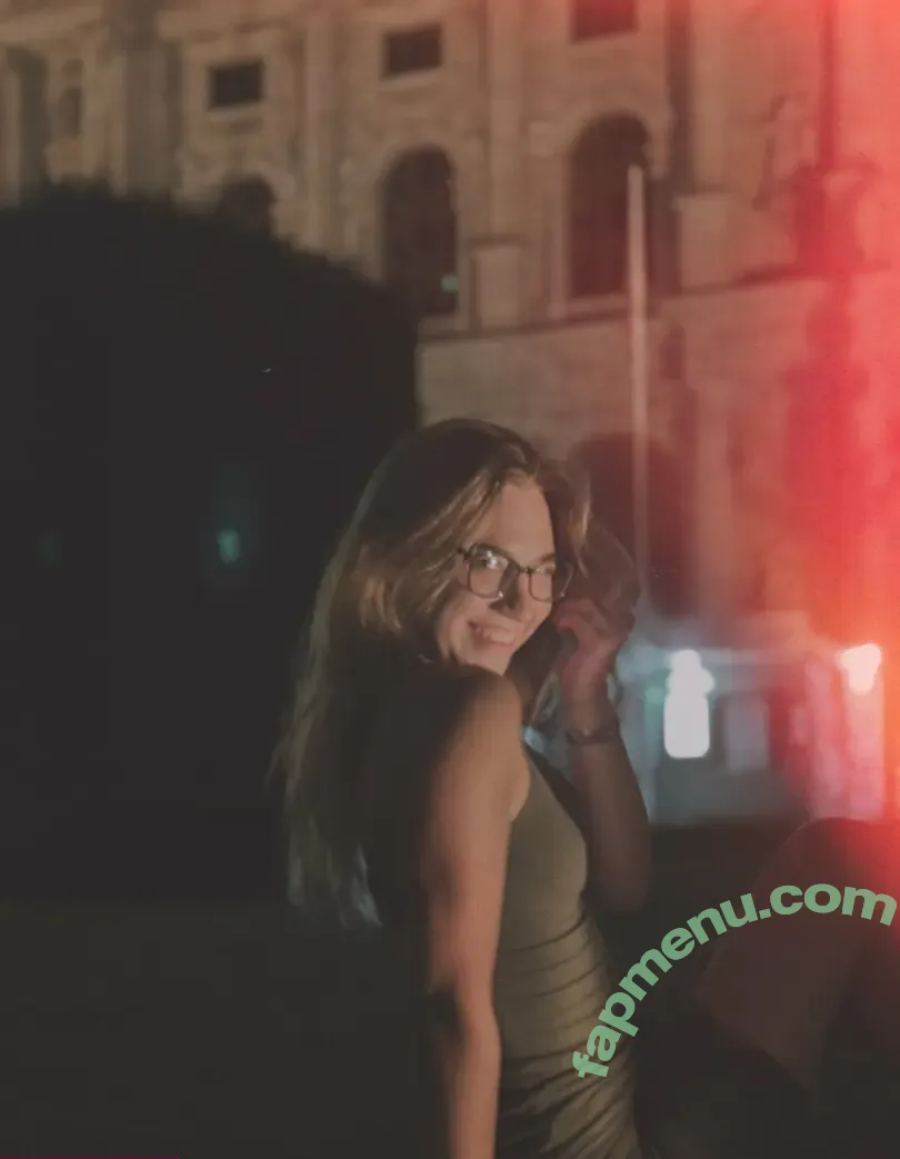 leevonie nude photo #0010 (leonievincent)