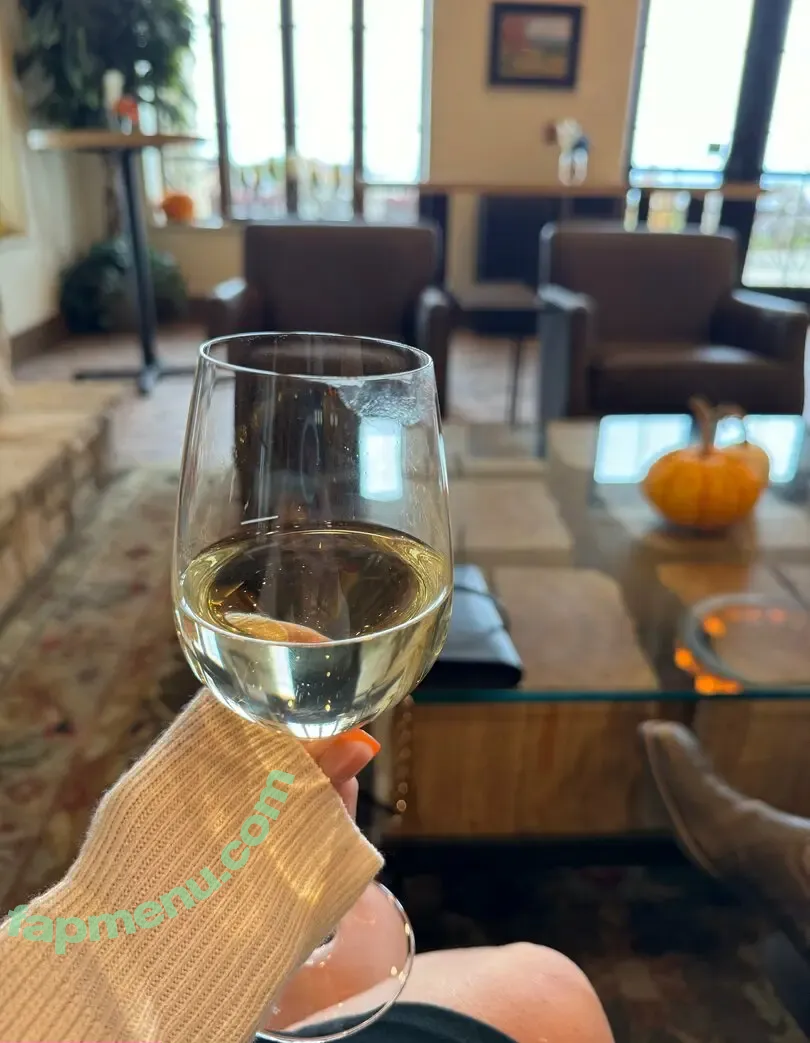 Legallymel nude photo #0017 (Legally_mel)