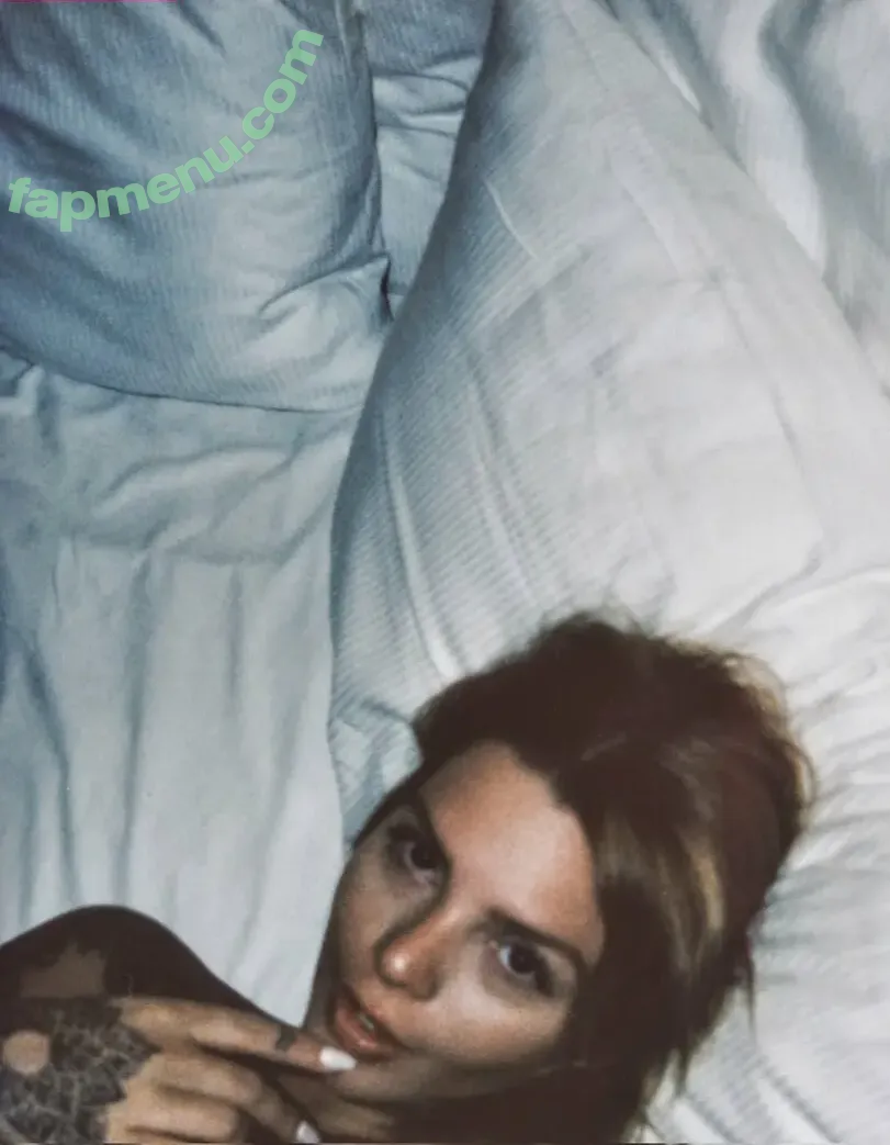 Leh Linhares nude photo #0003 (leh.linhares / lehlinares)