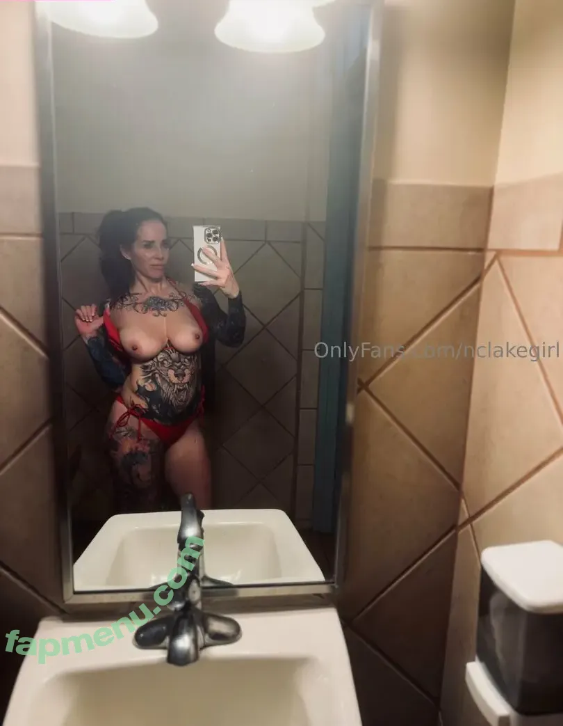 Leigh Wolfe nude photo #0001 (leighlwolfe / leighxxinked)