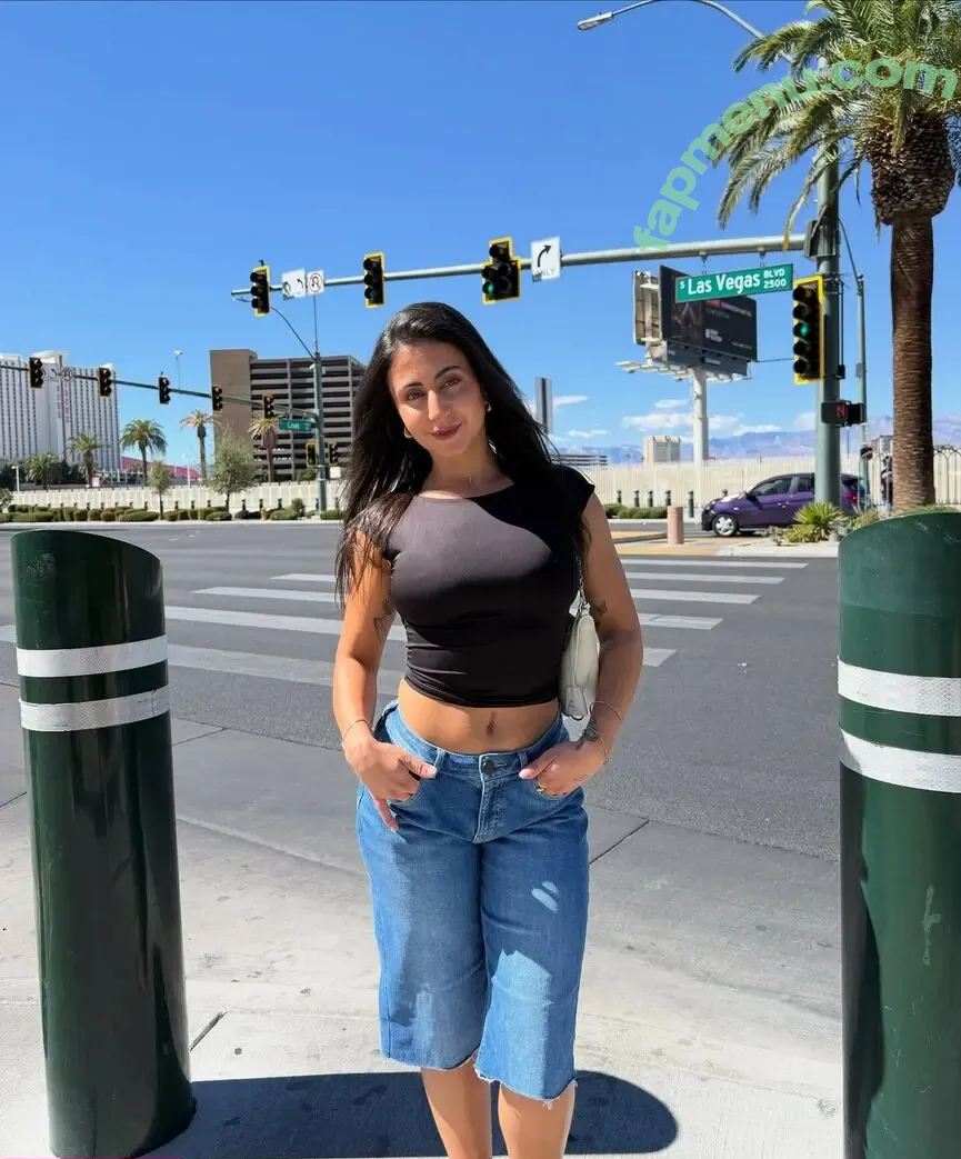 Leila Hannoun nude photo #0062 (abcdefghijkleila / abcdefghijkleila_)